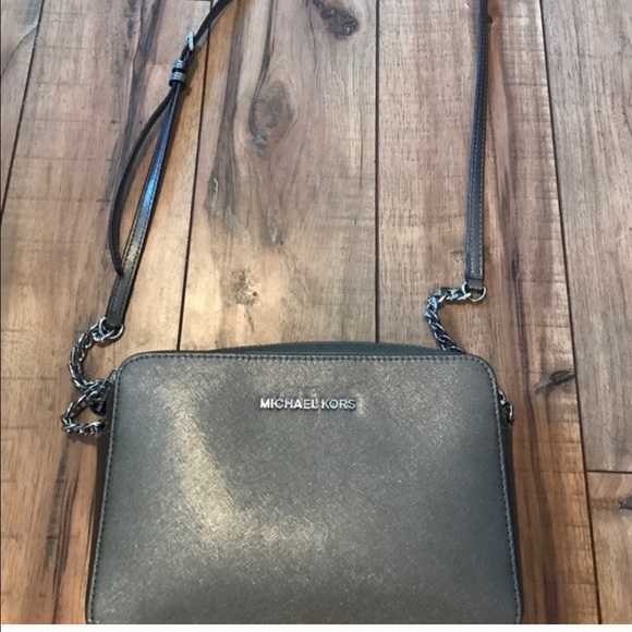 Michael Kors Handbags - Michael Kors Crossbody
