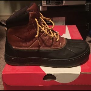 Nike Woodside