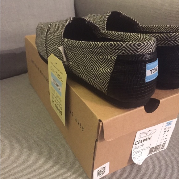 TOMS 'Classic' Print Wool Slip-On Flat Shoes - Picture 7 of 7