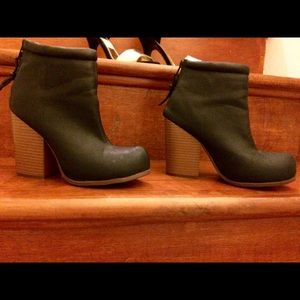 Chunky heels