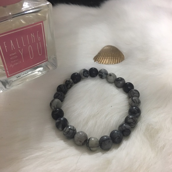 Handmade high-quality black and gray bracelet - Picture 2 of 3