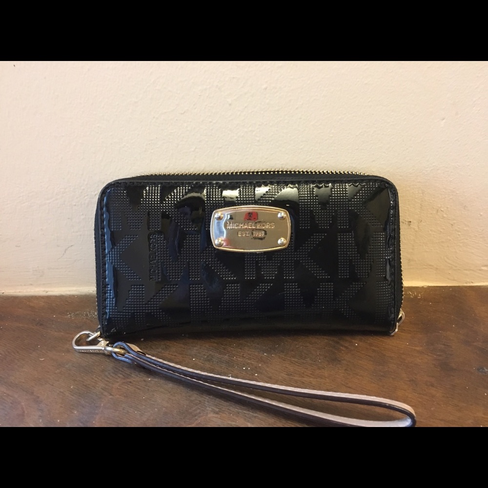 MK wristlet