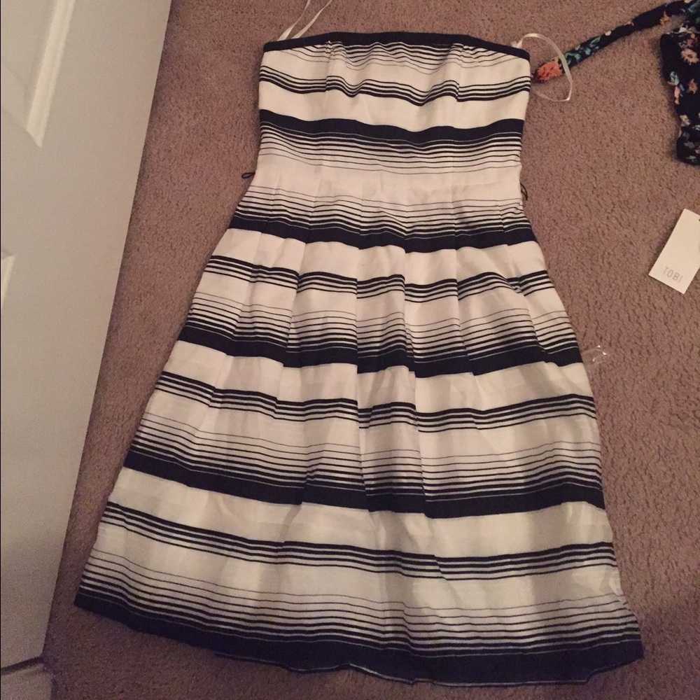 Black and white fitted minidress