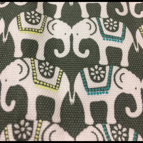 Elephant print Banana Republic shorts - Picture 2 of 2