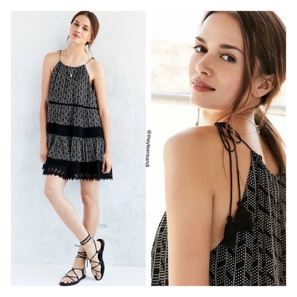 Urban Outfitters La Palma Crochet Inset Mini Dress - Picture 2 of 4