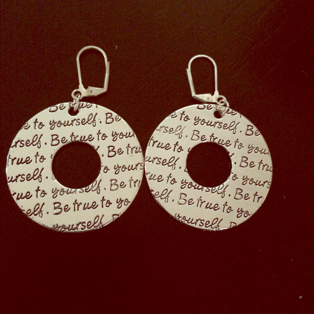 ⚫️ SOLD ⚫️ Gold tone Earrings