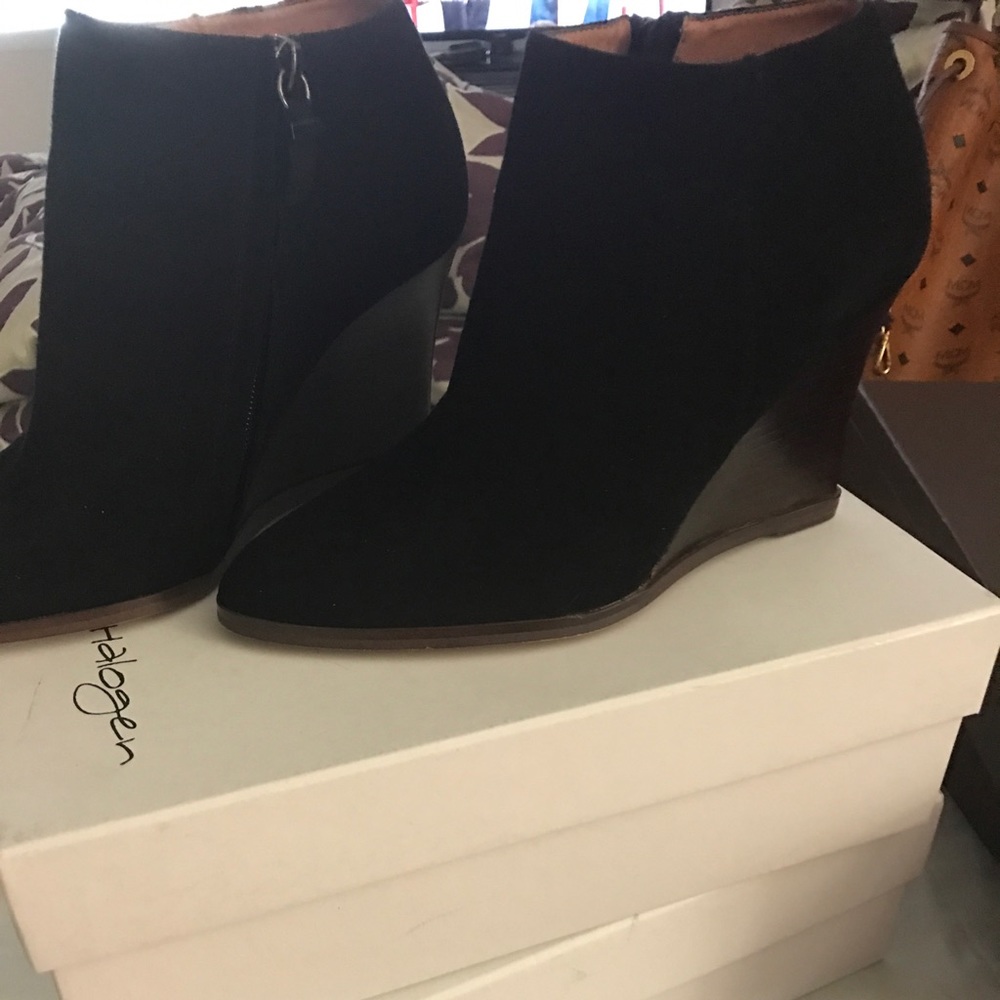 Halogen Haselbi-Lea booties/ worn once