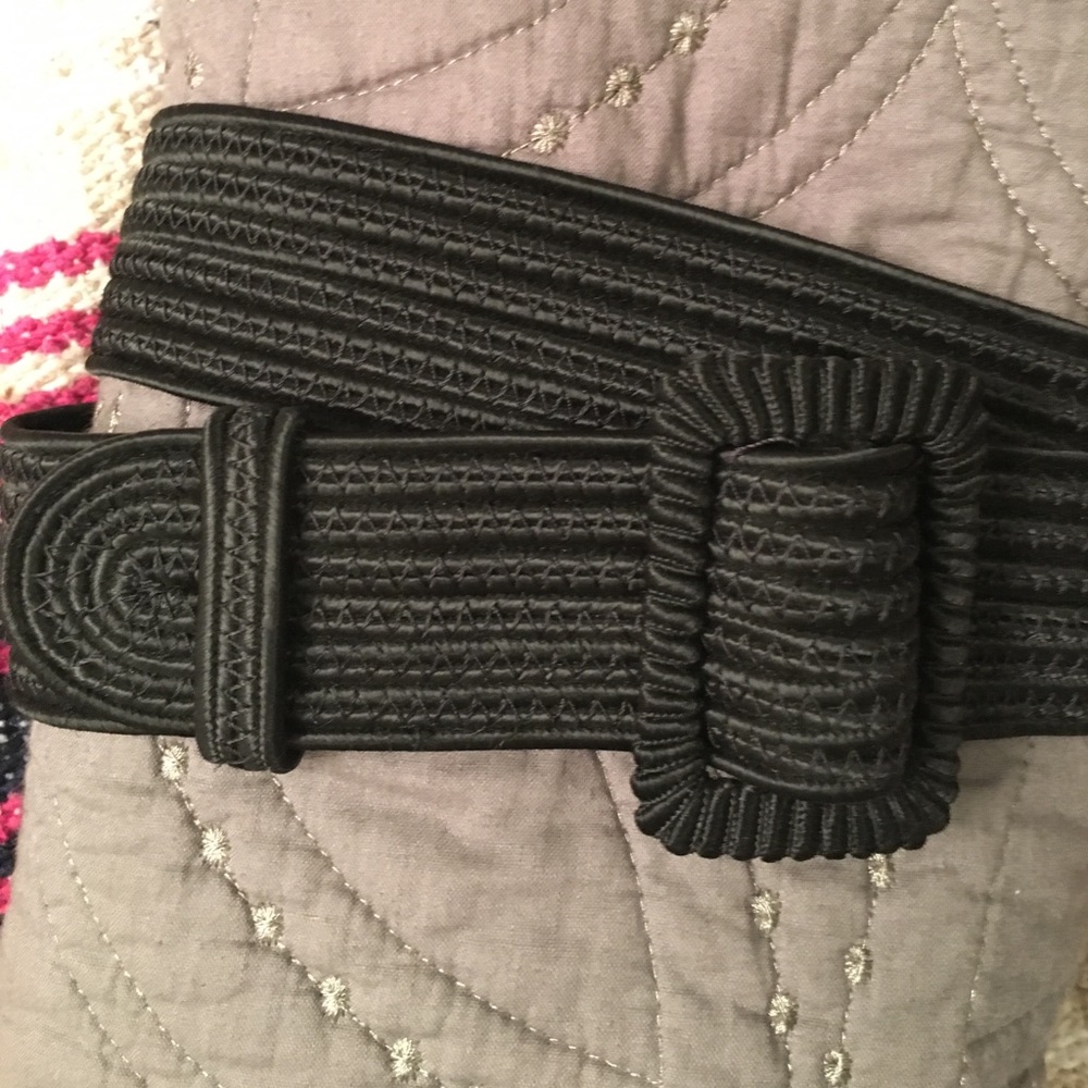Vintage black woven belt