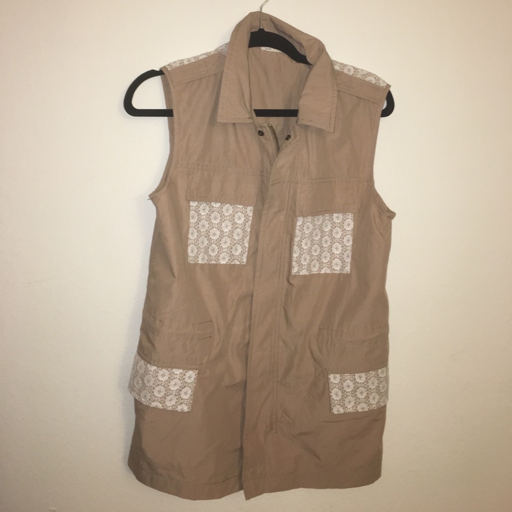 Khaki Vest with Doily details Small