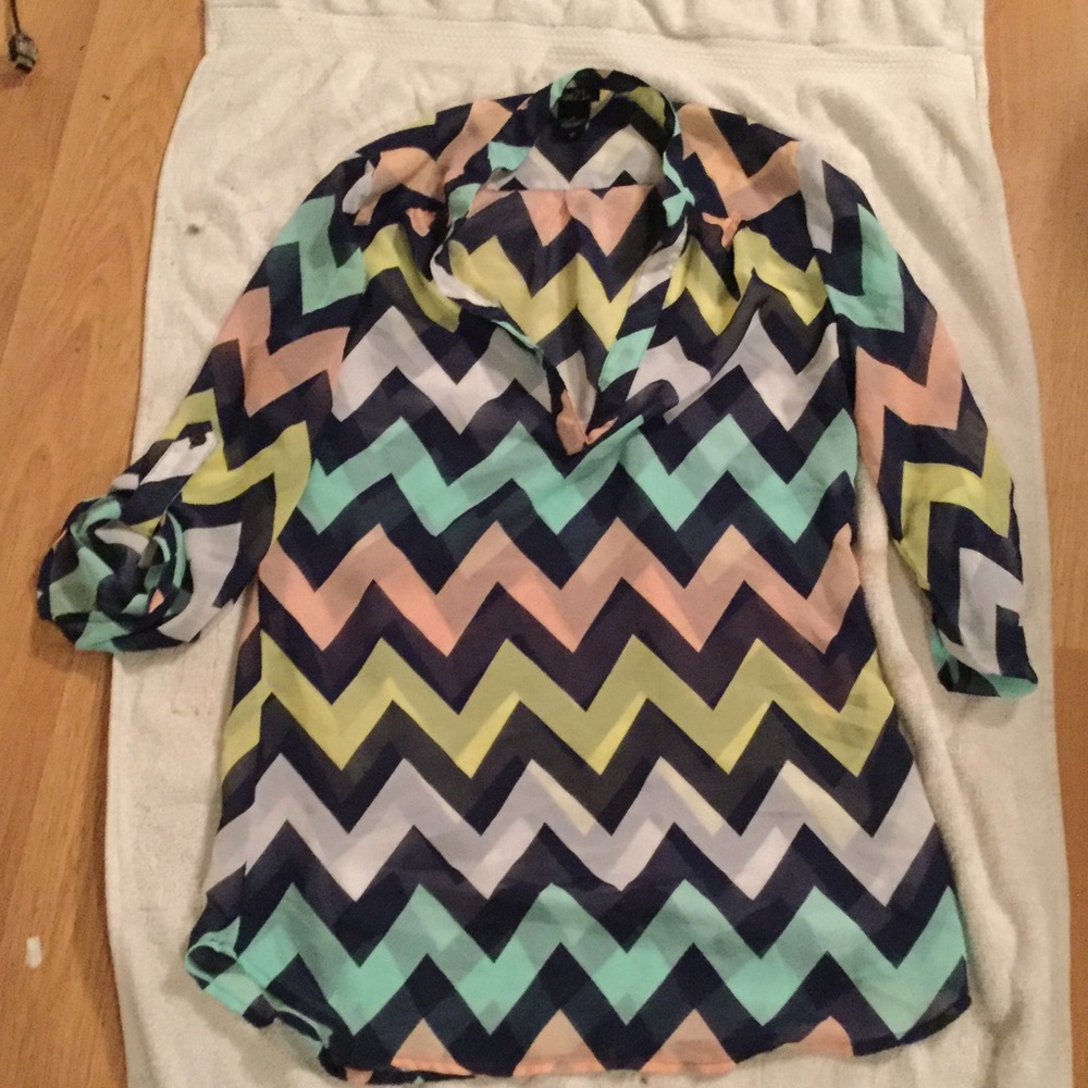 Zig zag multicolored top