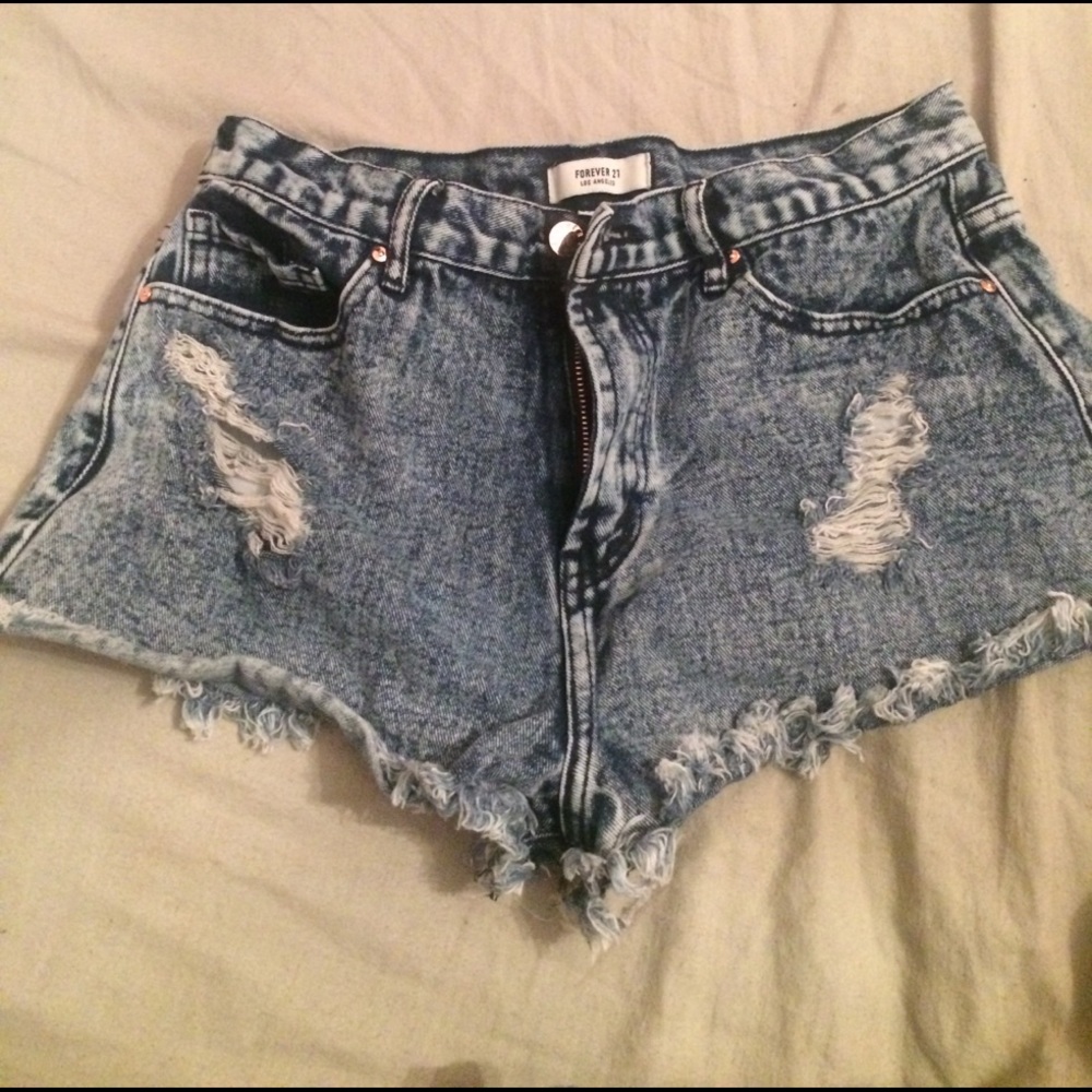 Forever 21 acid wash distressed denim shorts