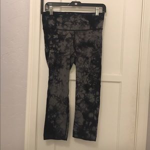 Black and grey tie dye workout pants