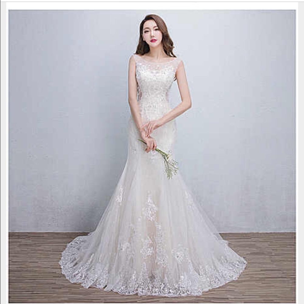 Mermaid Style Wedding Gown- size XS - champagne