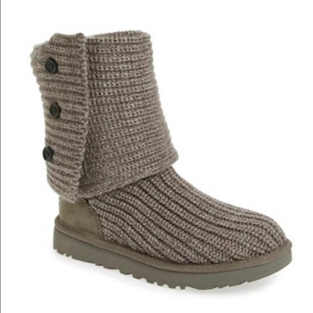gray sweater cardy uggs