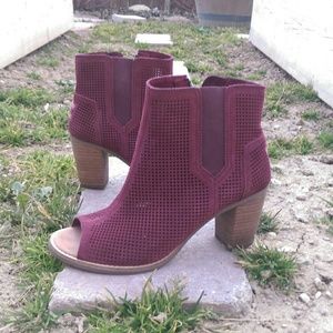 Dark red Tom's booties
