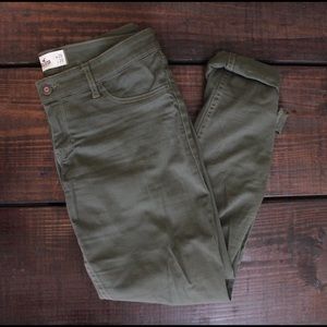 Hollister olive skinny pants