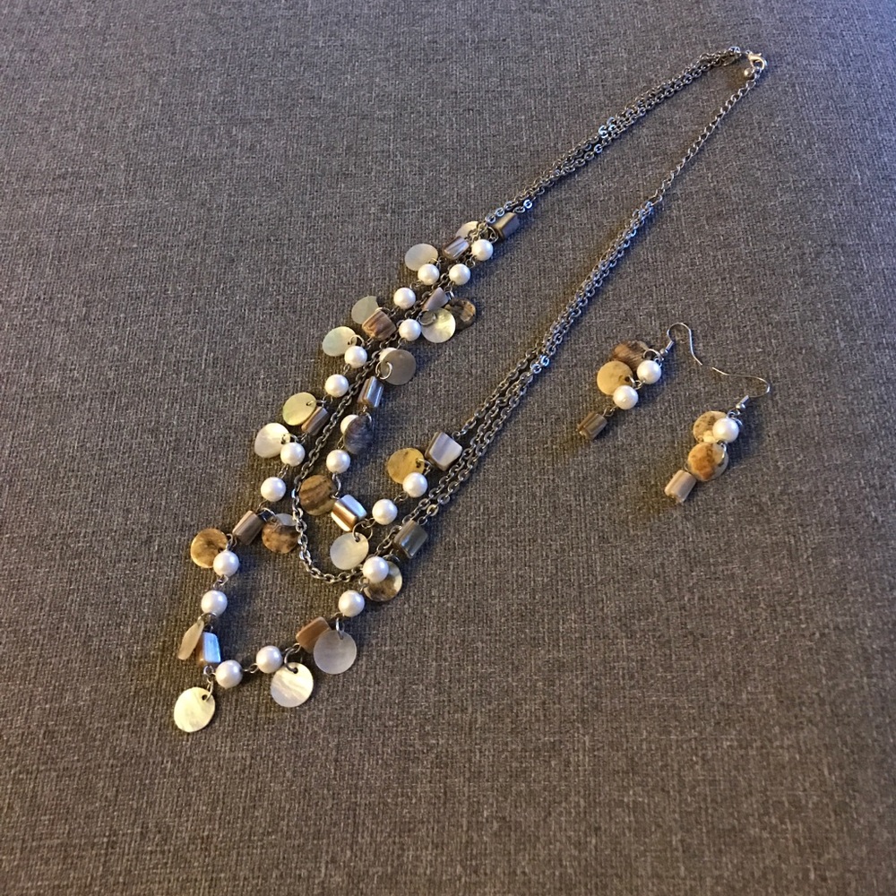 Premier Designs Coastal necklace/ earrings retired