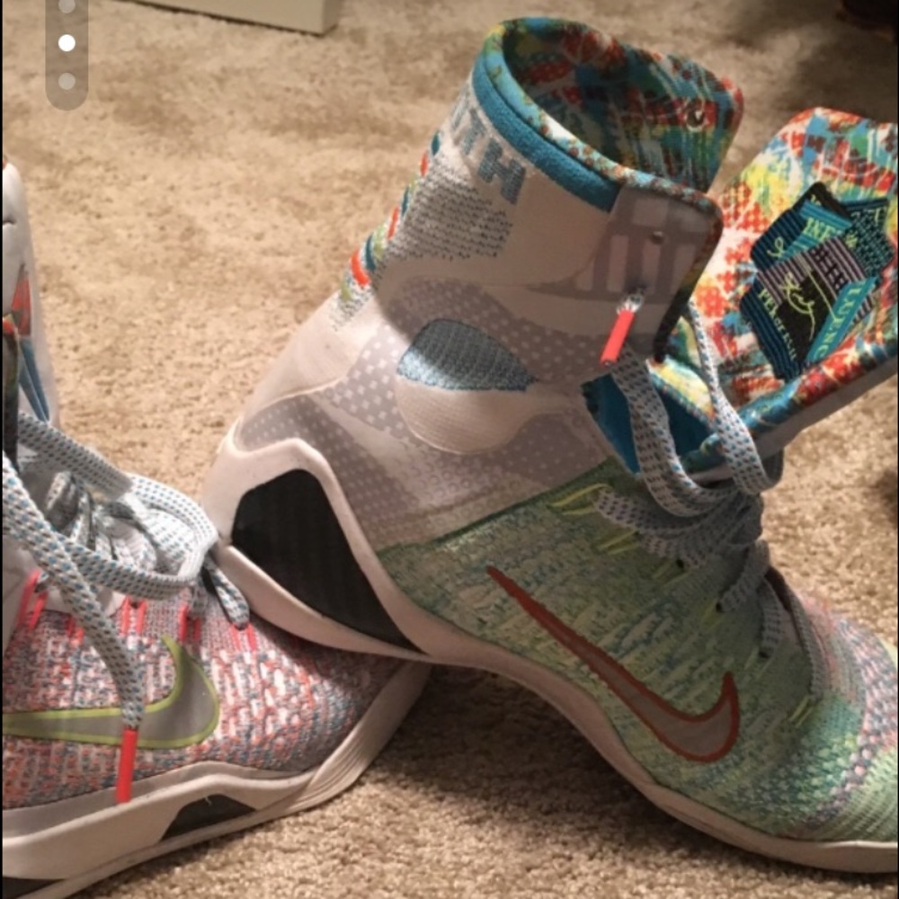 Kobe what the basketball shoes - Picture 2 of 2