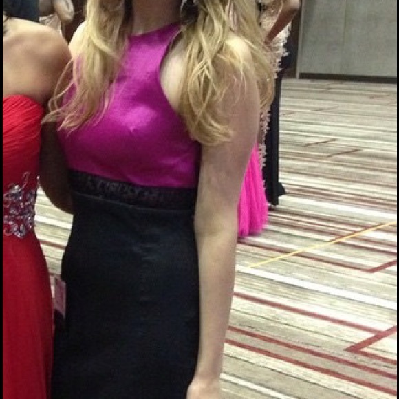 Formal Dress - Picture 2 of 7