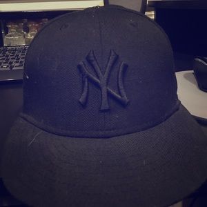 Black yankee hat