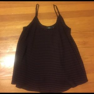 Striped flowing tank