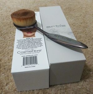 Artis Oval 10 Brush