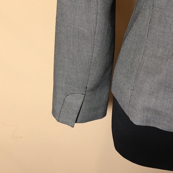 Ann Taylor Blazer Size 10 P - Picture 4 of 7