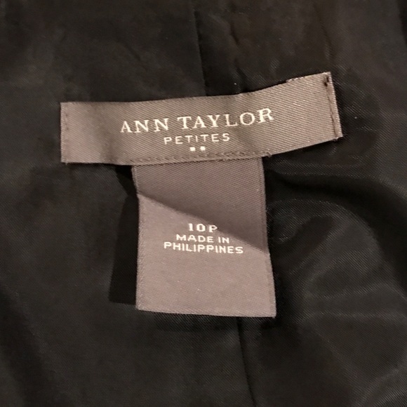 Ann Taylor Blazer Size 10 P - Picture 6 of 7