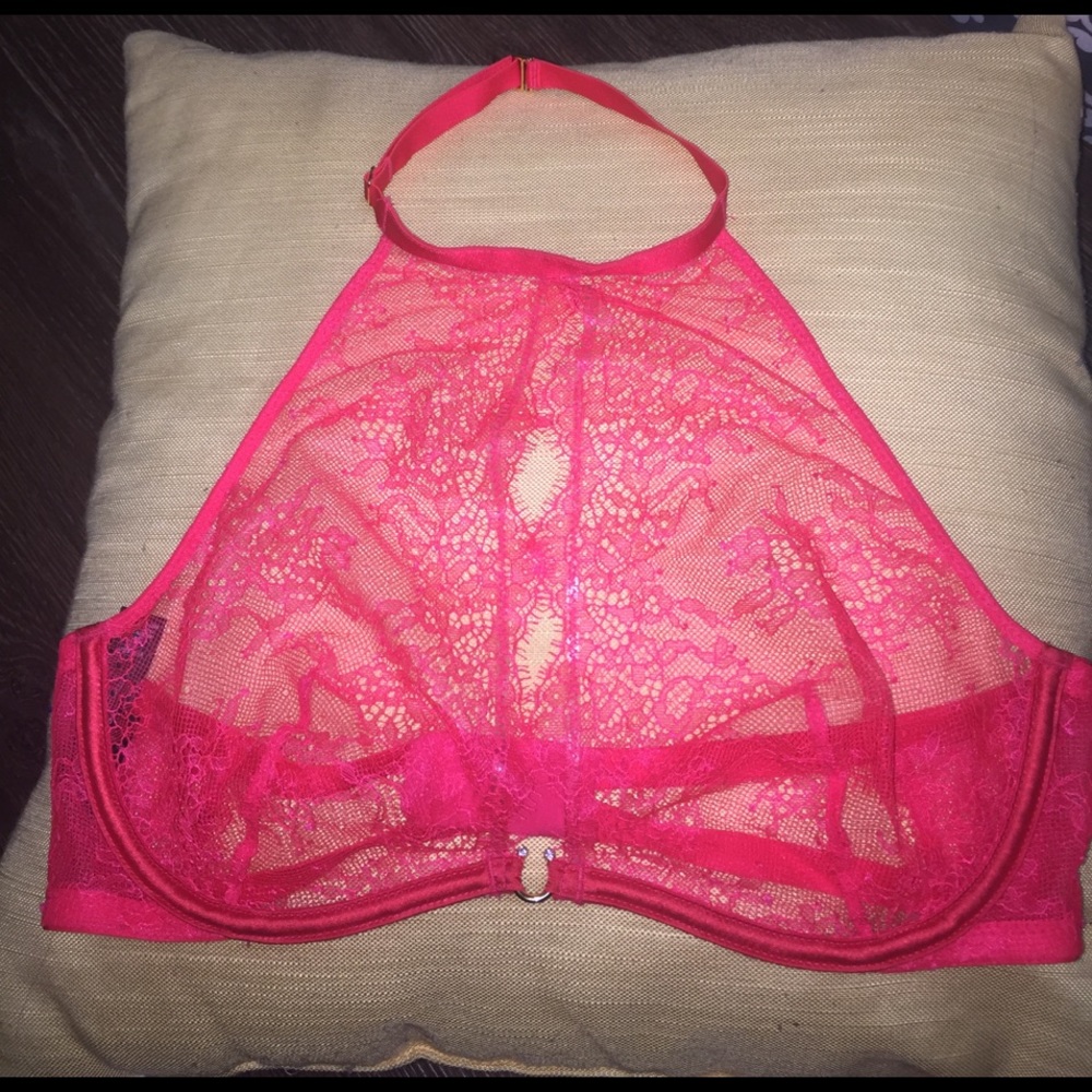 Victoria's Secret sexy underwire lace halter bra!