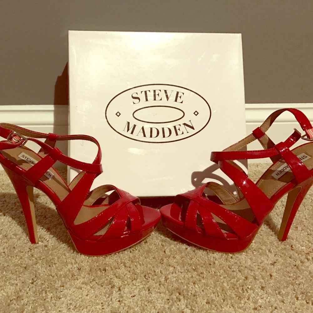 Size 9 Steve Madden patent red leather heels