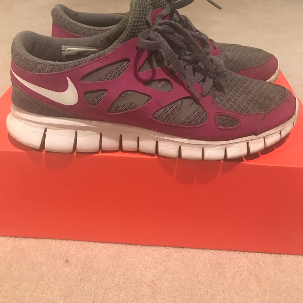 WOMENS NIKE RUNNING SHOES