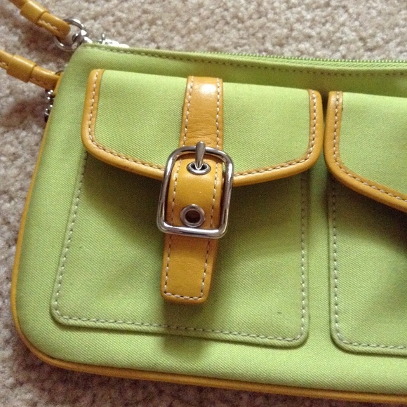 Coach wristlet - Picture 3 of 4