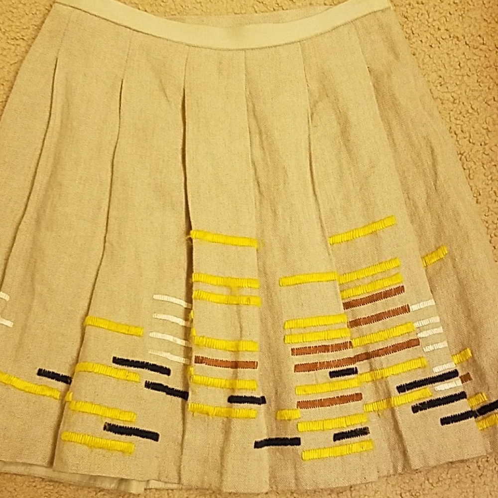 Cream short skirt