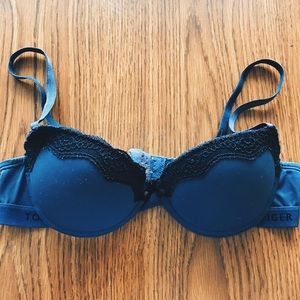 Tommy Hilfiger Balconette Push Up Bra