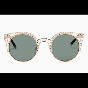 Quay Fleur 7.2 Gold Sunglasses