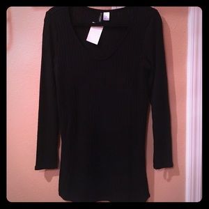 Long black v neck top