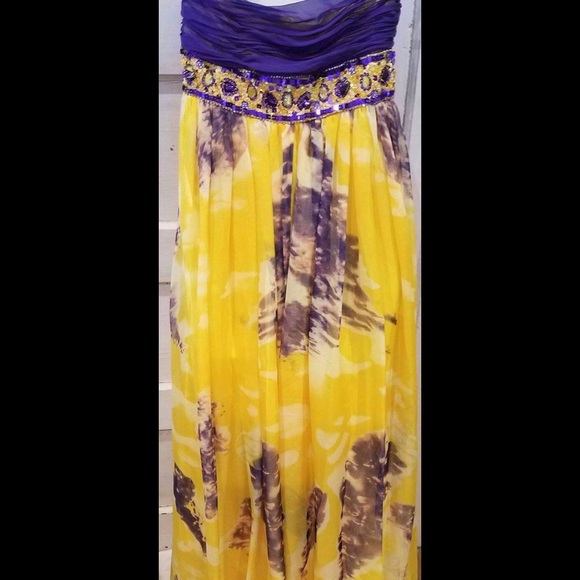 Adna Designs Strapless Vibrant Sheath Size 8 Dress - Picture 3 of 6