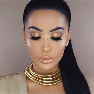 Statement Necklace worn by Amezy, the queen.-