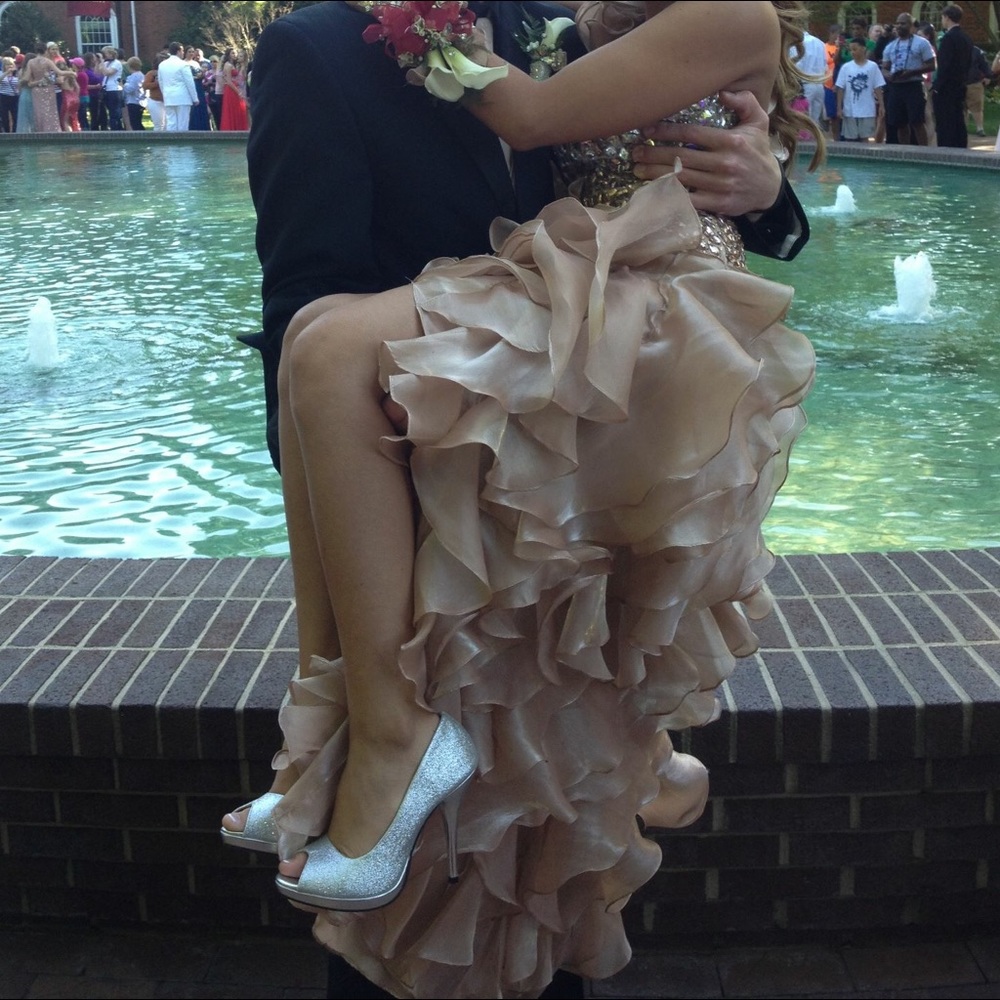 Prom dress - Picture 2 of 7