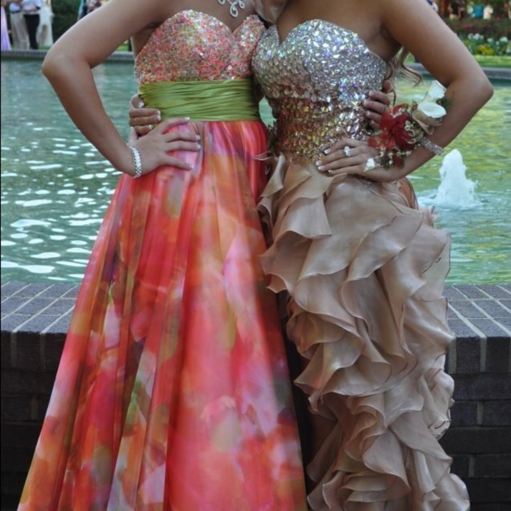 Prom dress - Picture 3 of 7