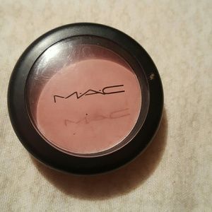 Mac blush stray rose