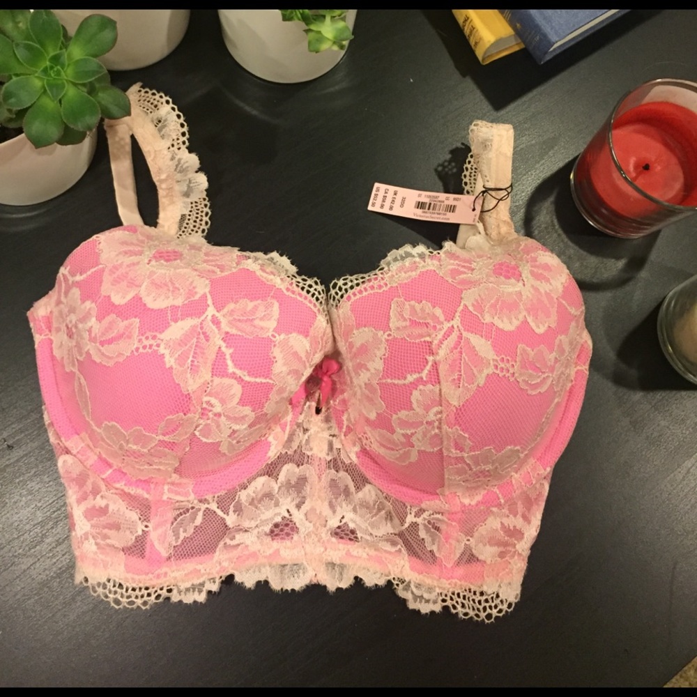 Hot pink balconet bra -32DD body by Victoria