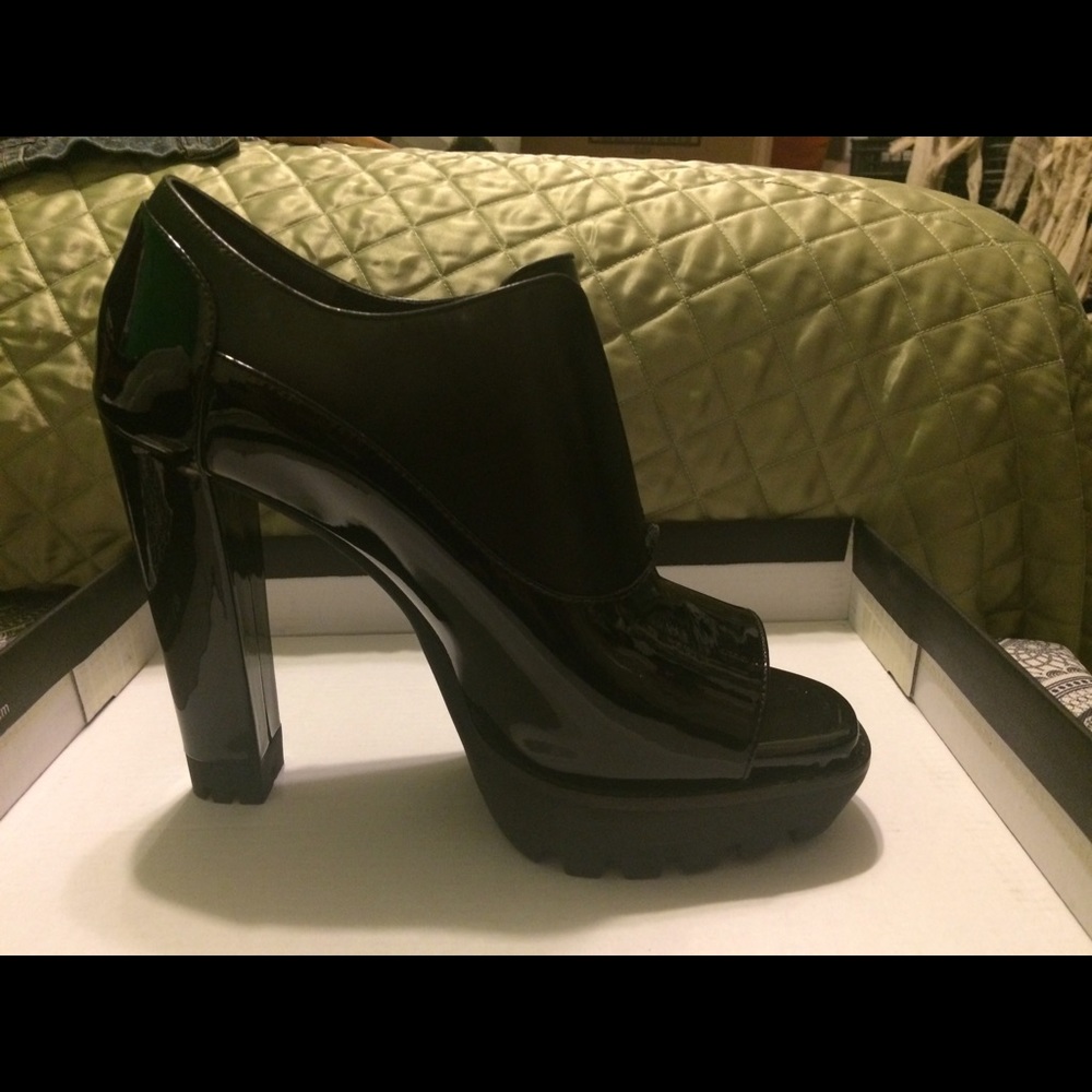 Kenneth Cole Fallon Peep Toe Bootie Patent Leather