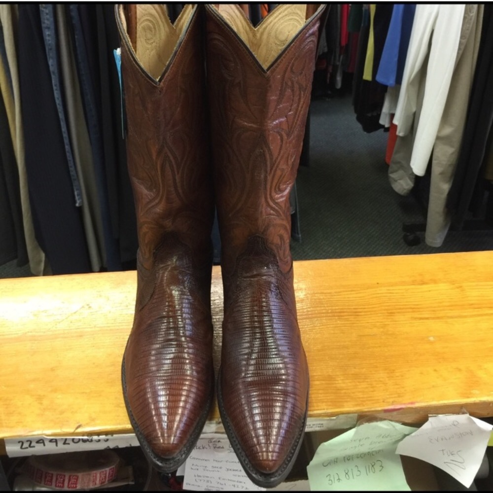 Brown cowgirl boots