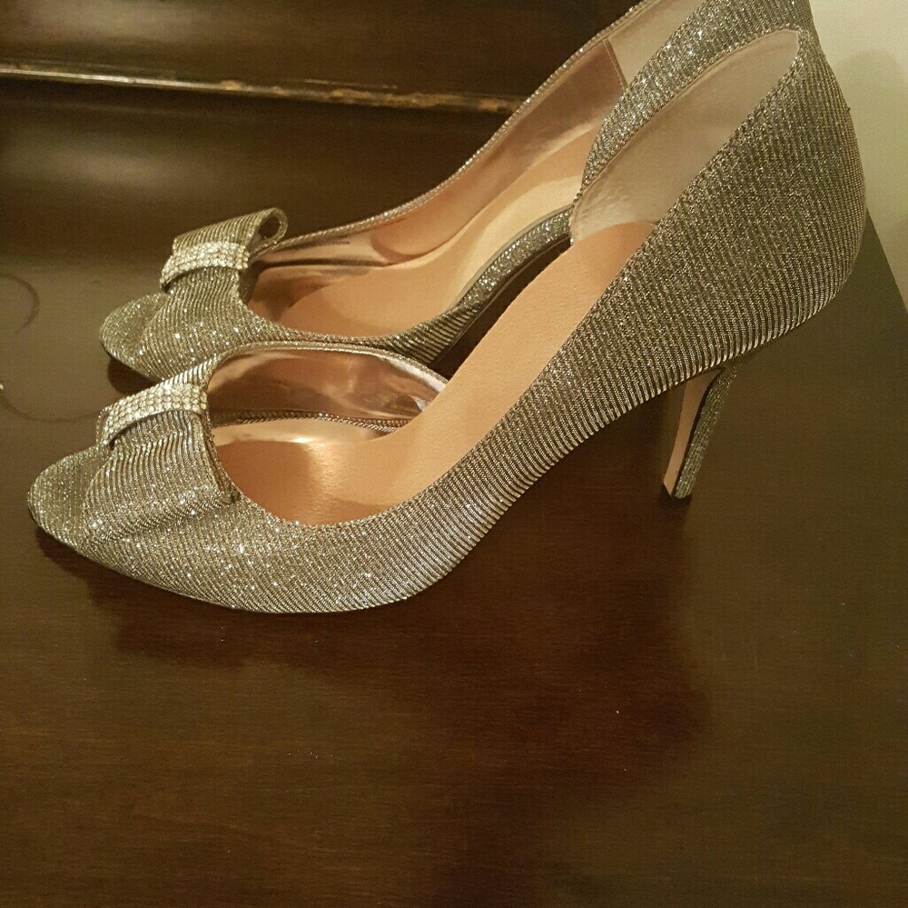 Dress pumps