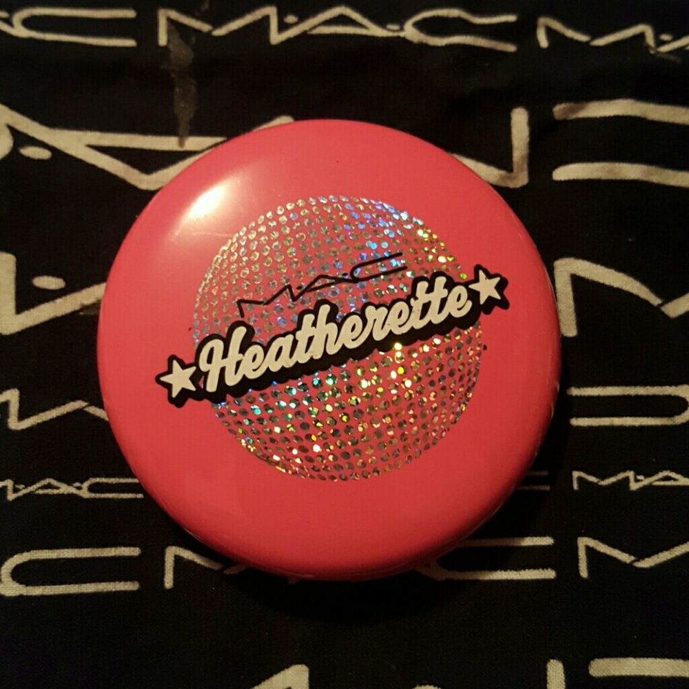 Mac beauty powder- Heatherette collection