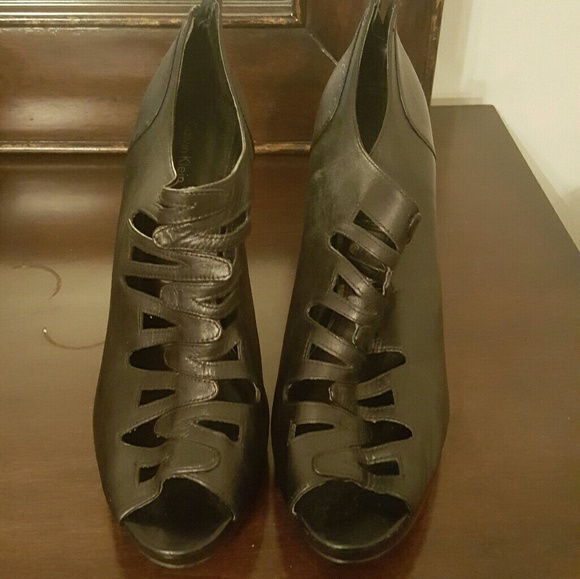 Heels - Picture 2 of 3