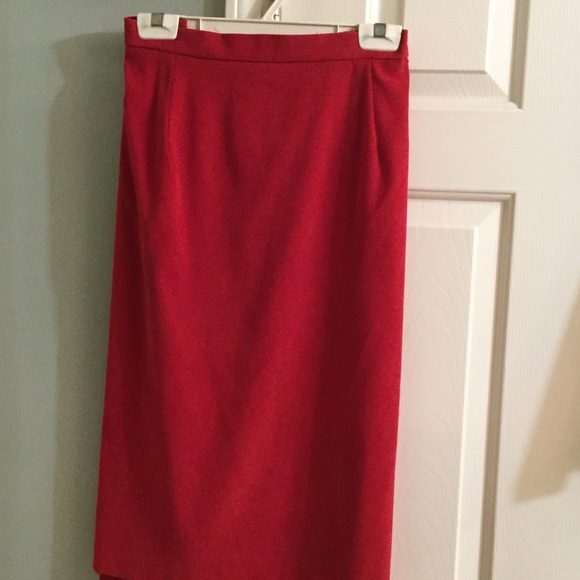 Red suit - Picture 2 of 6