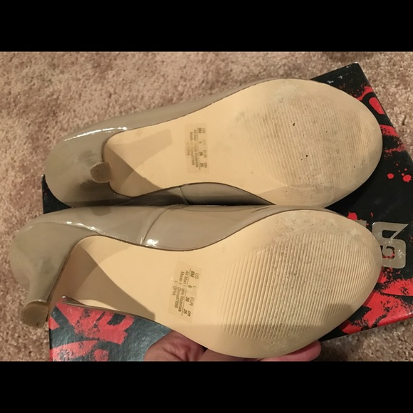 Fergalicious nude round toe pumps - Picture 3 of 4