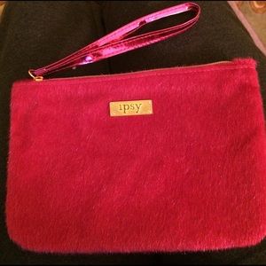 Cosmetic bag/jewelry bag or wristlet